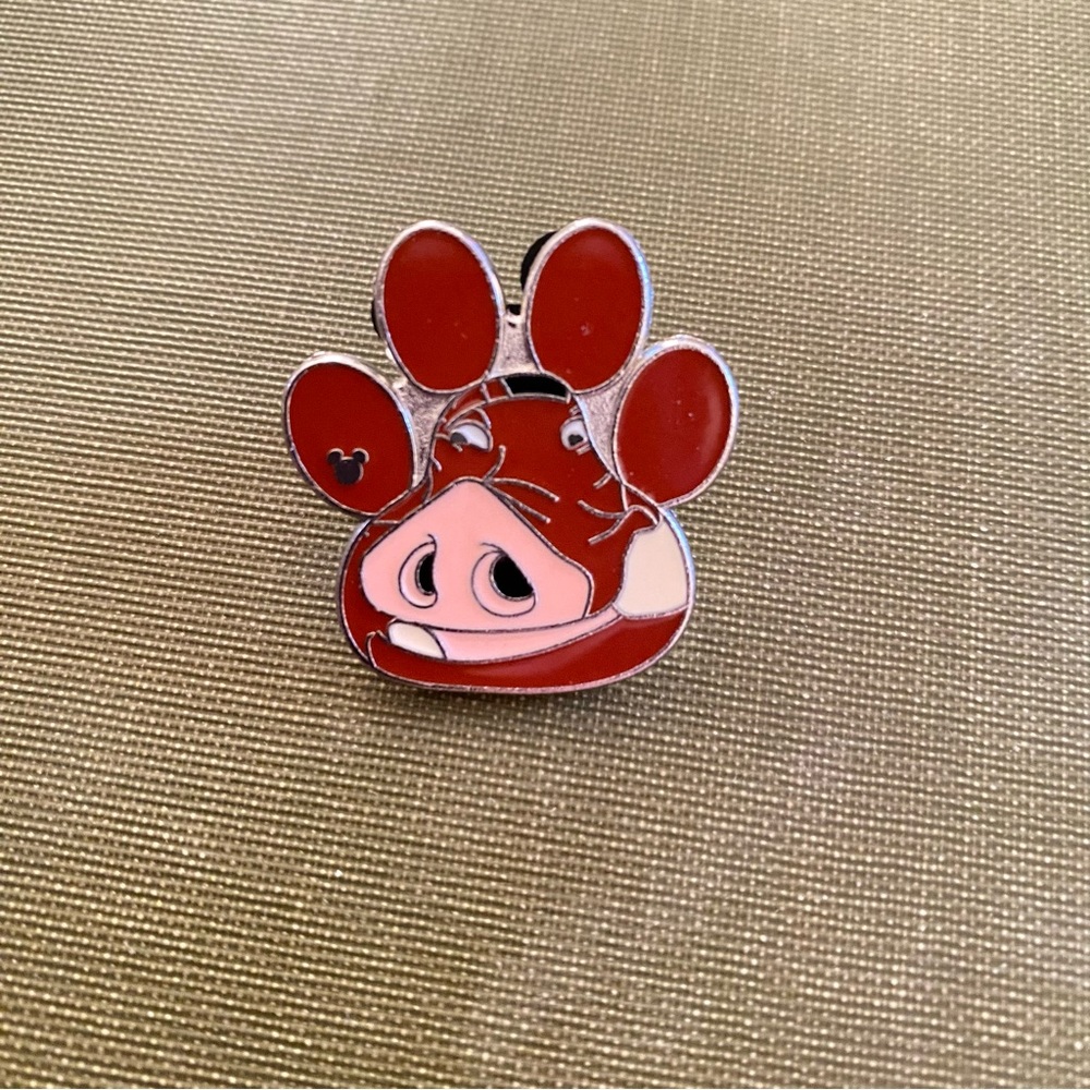 Disney Lion King Pumba Paw Pin